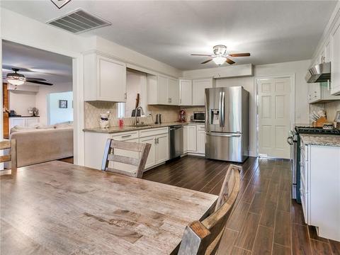 1301 Devonshire Ct, Edmond, OK 73034 photo 7