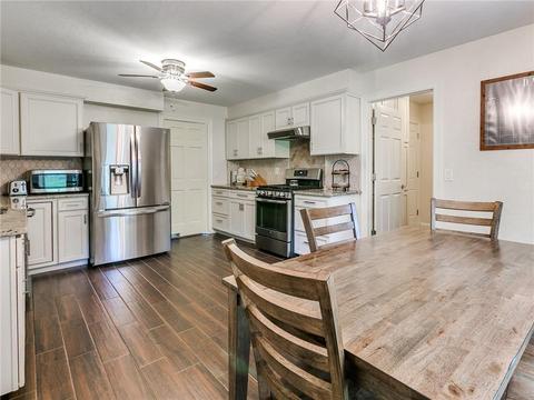 1301 Devonshire Ct, Edmond, OK 73034 photo 5