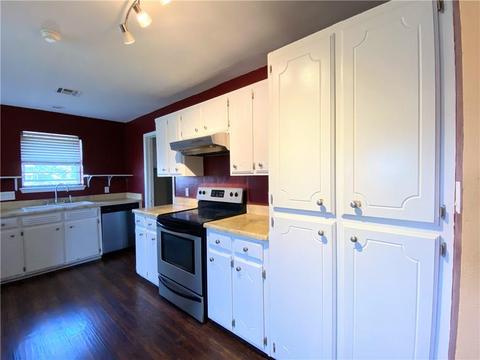 2121 Galaxy Dr, Altus, OK 73521 photo 9