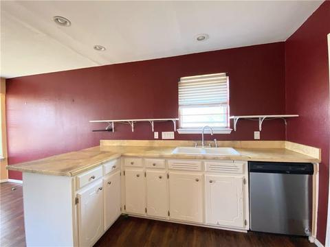 2121 Galaxy Dr, Altus, OK 73521 photo 10