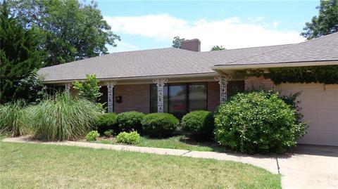 200 Cameron Dr, Altus, OK 73521 photo 1