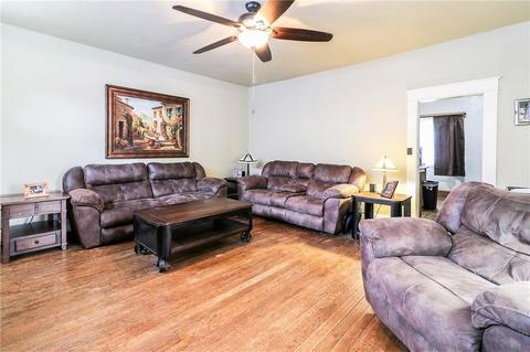 801 E Noble Ave, Guthrie, OK 73044 photo 11