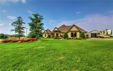 4601 Riata Cir, Tuttle, OK 73089 photo 1