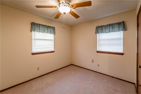 616 E Benton Ave, Sayre, OK 73662 photo 10