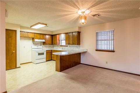 616 E Benton Ave, Sayre, OK 73662 photo 6