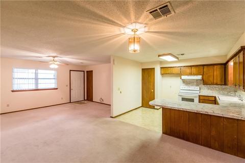 616 E Benton Ave, Sayre, OK 73662 photo 5