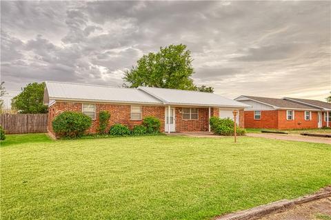 616 E Benton Ave, Sayre, OK 73662 photo 1