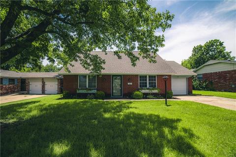 208 E 31st St, Edmond, OK 73013 photo 1
