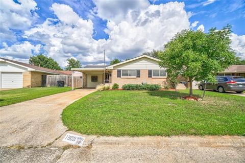 1908 N Divis Ave, Bethany, OK 73008 photo 1
