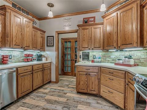 2209 Oak Dr, Moore, OK 73170 photo 11