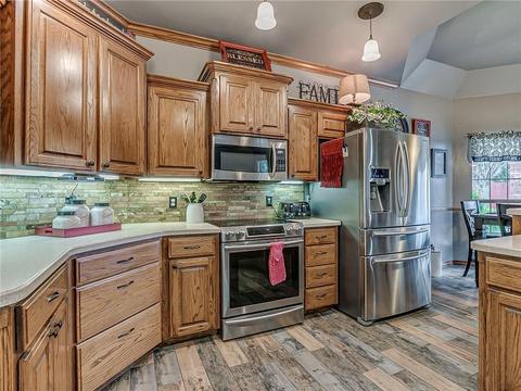 2209 Oak Dr, Moore, OK 73170 photo 12