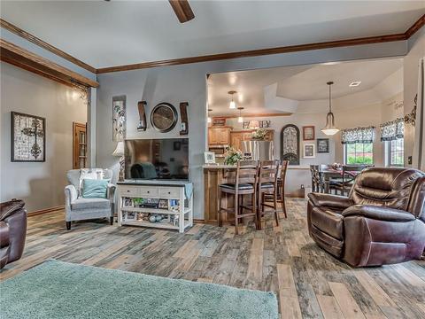 2209 Oak Dr, Moore, OK 73170 photo 8