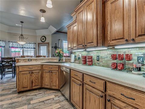 2209 Oak Dr, Moore, OK 73170 photo 13