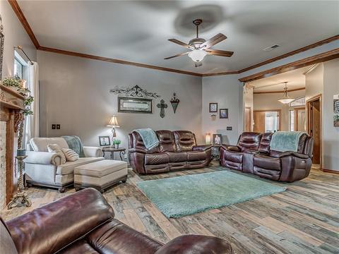 2209 Oak Dr, Moore, OK 73170 photo 6