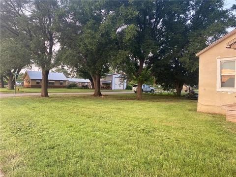 603 S Third St, Cheyenne, OK 73628 photo 3
