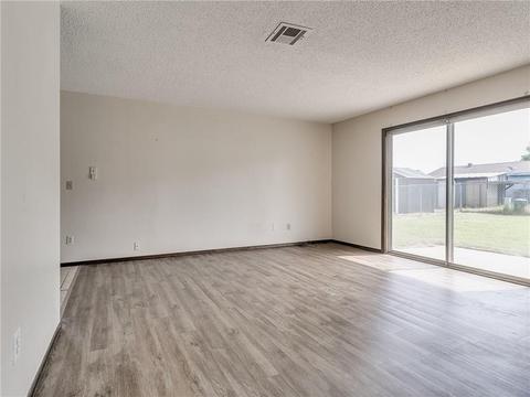 422 Jarman Dr, Mcloud, OK 74851 photo 2