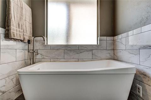 309 E Cedar Dr, Tuttle, OK 73089 photo 15
