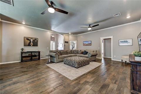 309 E Cedar Dr, Tuttle, OK 73089 photo 8