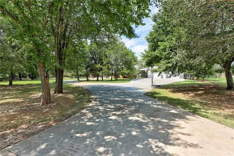 309 E Cedar Dr, Tuttle, OK 73089 photo 2