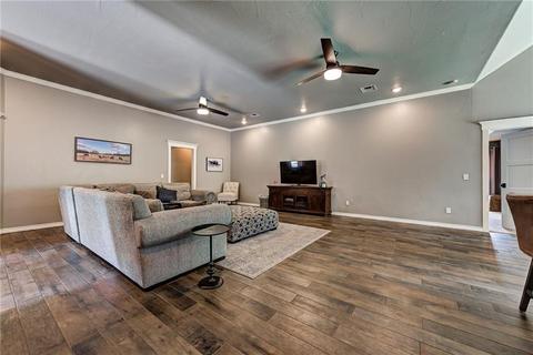 309 E Cedar Dr, Tuttle, OK 73089 photo 6