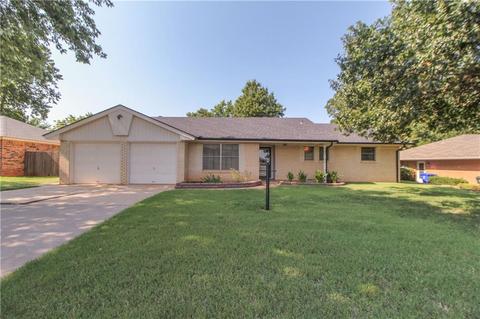 2307 E Robinson St, Norman, OK 73071 photo 1