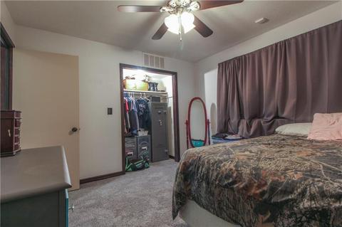 2307 E Robinson St, Norman, OK 73071 photo 16