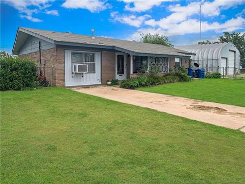 315 N Bryan, Burns Flat, OK 73624 photo 2