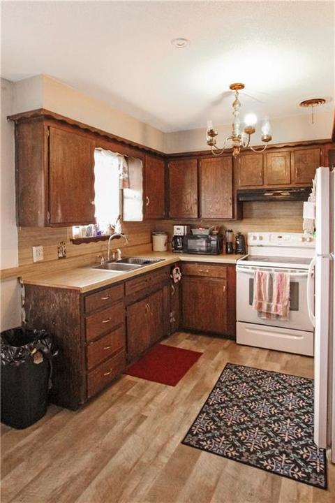 315 N Bryan, Burns Flat, OK 73624 photo 6