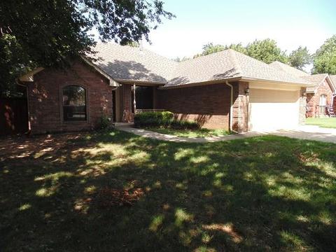 503 SW 4th St, Tuttle, OK 73089 photo 3