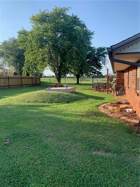 923 E Crystal Rd, Tuttle, OK 73089 photo 2