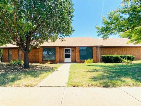 716 Rosehaven Dr, Altus, OK 73521 photo 2