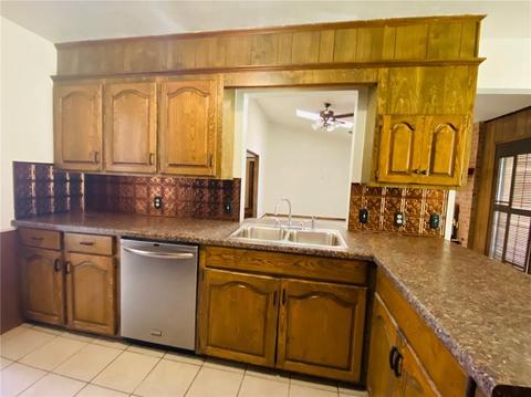 716 Rosehaven Dr, Altus, OK 73521 photo 11