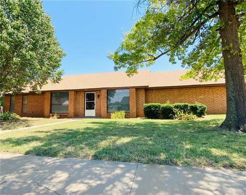 716 Rosehaven Dr, Altus, OK 73521 photo 1