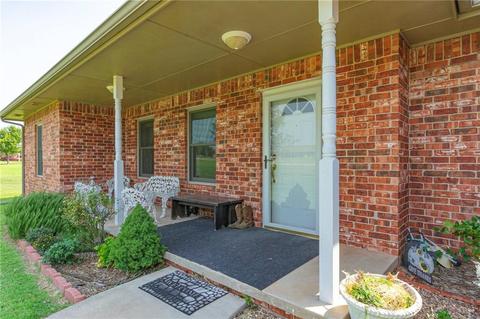 985 Garden Rd, Tuttle, OK 73089 photo 3