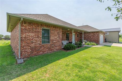 985 Garden Rd, Tuttle, OK 73089 photo 2
