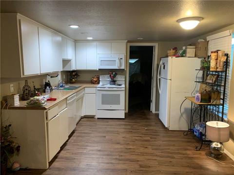 425 E 5th St, Hydro, OK 73048 photo 4