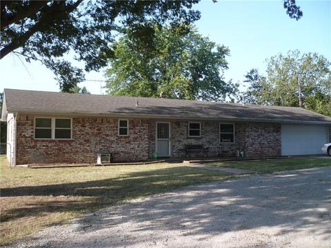 1006 E Park St, Tecumseh, OK 74873 photo 2