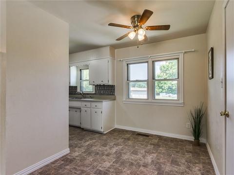 423 S 4th St, Mcloud, OK 74851 photo 5