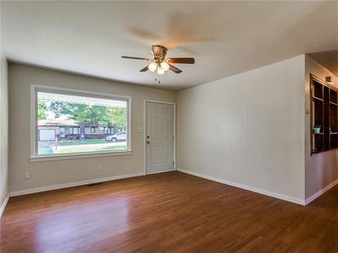 423 S 4th St, Mcloud, OK 74851 photo 8