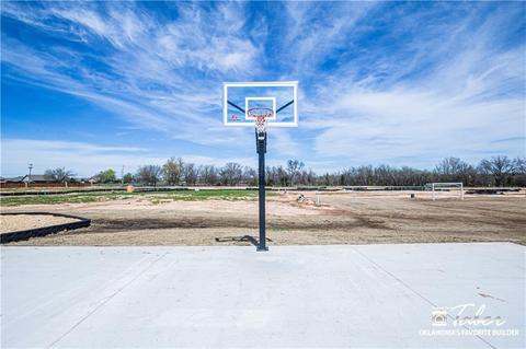 801 Patrick Way, Yukon, OK 73099 photo 5