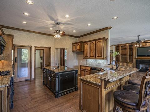 111 W Waterfront Dr, Tuttle, OK 73089 photo 9