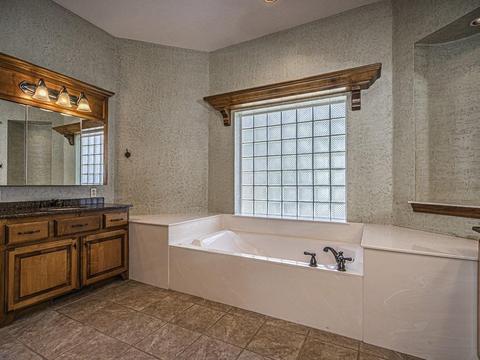 111 W Waterfront Dr, Tuttle, OK 73089 photo 18