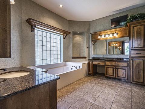 111 W Waterfront Dr, Tuttle, OK 73089 photo 19