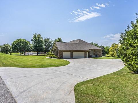 111 W Waterfront Dr, Tuttle, OK 73089 photo 6