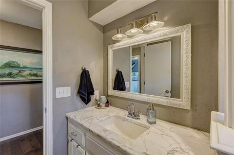 712 N Briarcliff Dr, Moore, OK 73170 photo 26