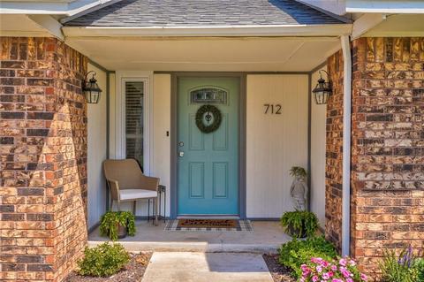 712 N Briarcliff Dr, Moore, OK 73170 photo 4