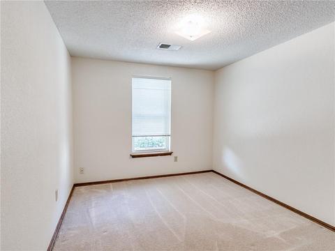 2116 Westmore Dr, Moore, OK 73170 photo 19