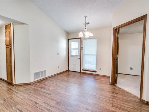 2116 Westmore Dr, Moore, OK 73170 photo 12