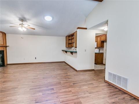 2116 Westmore Dr, Moore, OK 73170 photo 11
