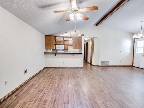 2116 Westmore Dr, Moore, OK 73170 photo 8
